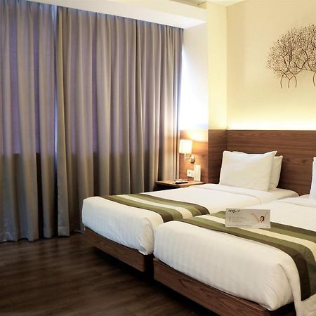 Grand Whiz Poins Simatupang Jakarta Exterior photo