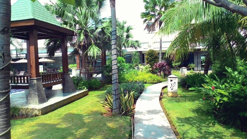 Grand Whiz Poins Simatupang Jakarta Exterior photo