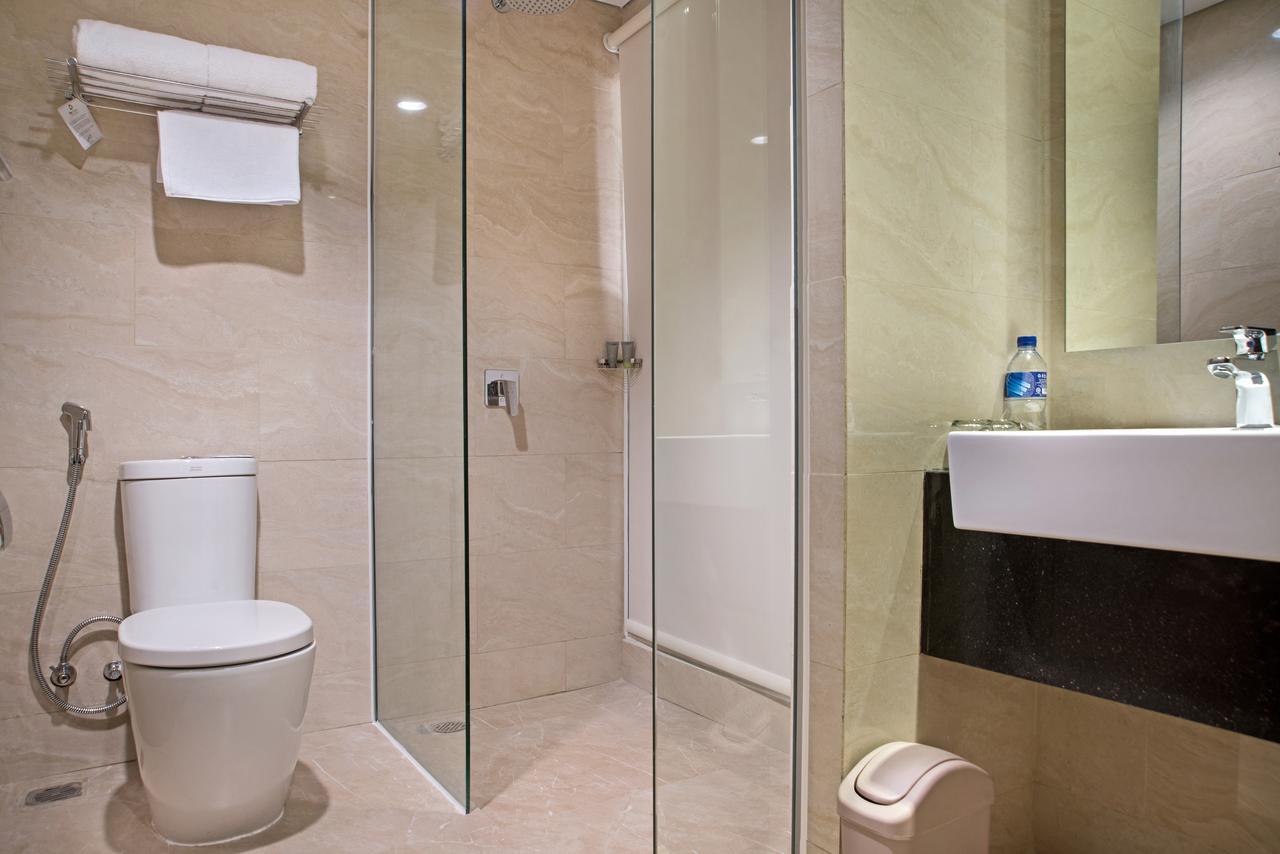 Grand Whiz Poins Simatupang Jakarta Exterior photo
