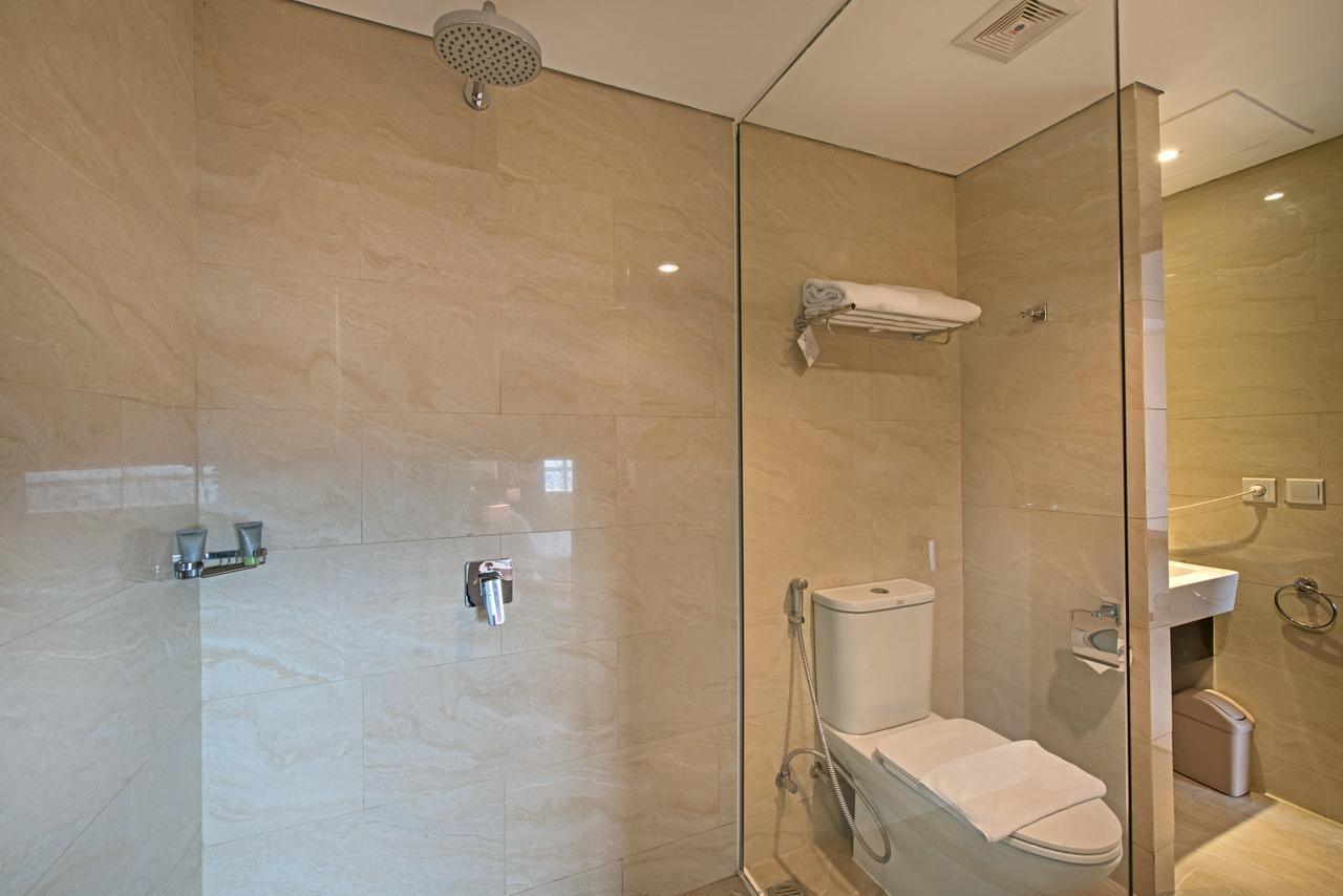 Grand Whiz Poins Simatupang Jakarta Exterior photo